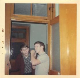 thumbs/Brad Smith and Rick Sevenants freshmen Marquette Hall.jpg.jpg